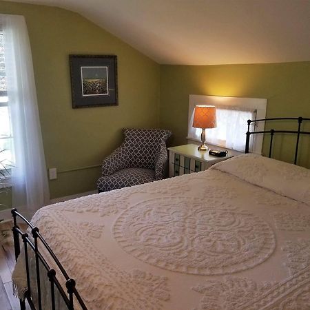 The Blackberry Inn Bed & Breakfast Watkins Glen Dış mekan fotoğraf