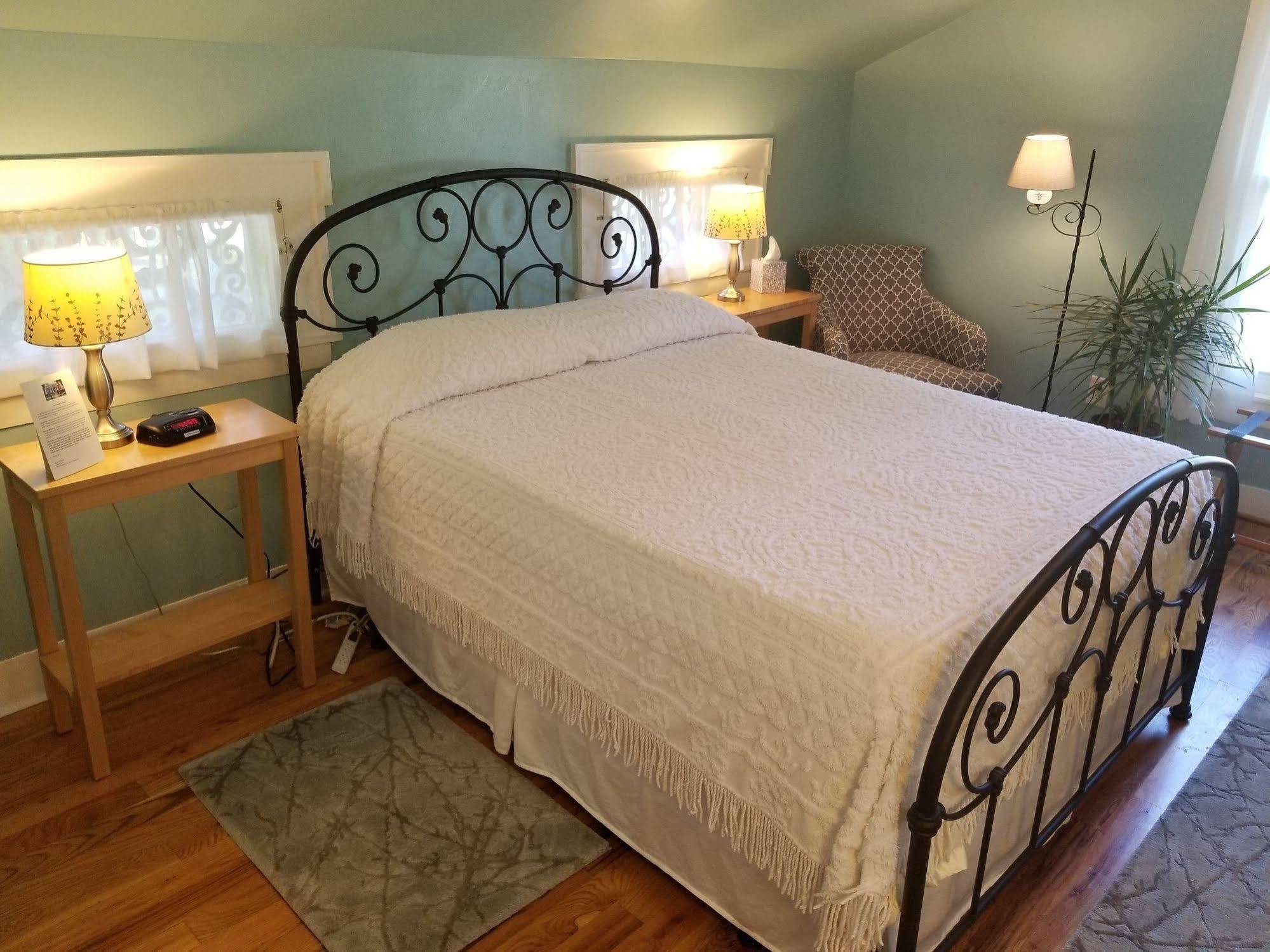 The Blackberry Inn Bed & Breakfast Watkins Glen Dış mekan fotoğraf